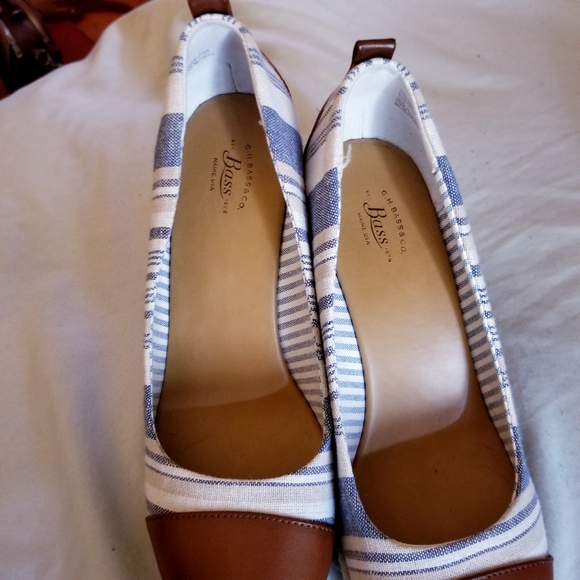 G.H. Bass & co. "Kaitlyn" Wedges (worn once) - Picture 5 of 7